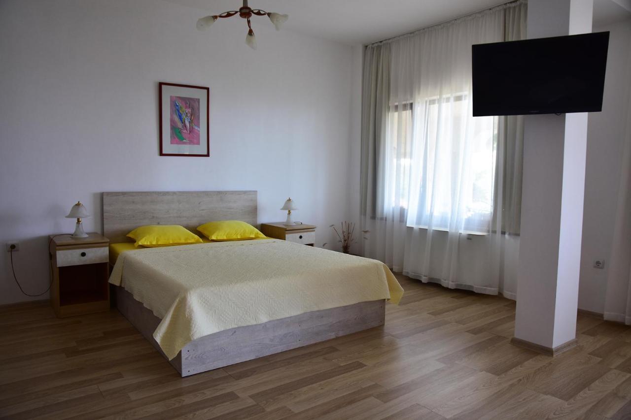 Guest Rooms Sea View Balchik Exterior foto